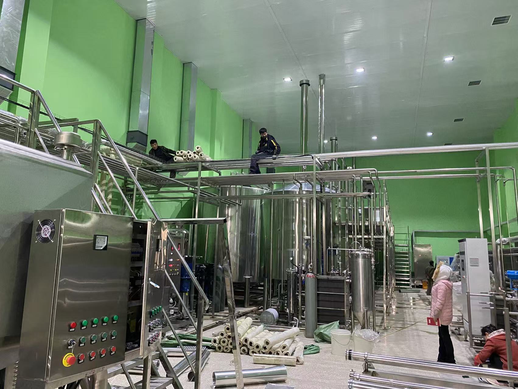 肇源精酿啤酒设备厂—精酿啤酒设备制造：传承工艺与创新科技的交融